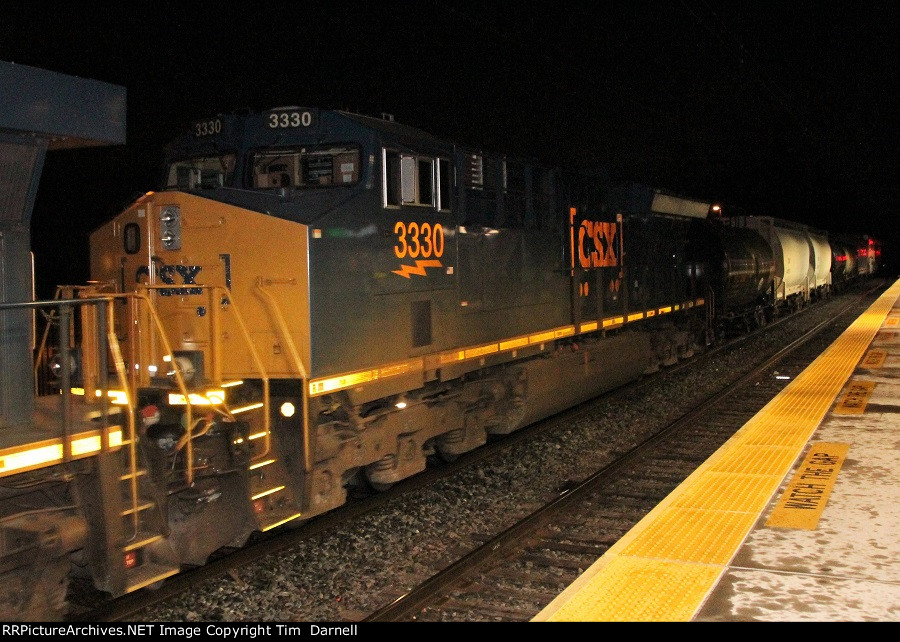 CSX 3330 on Q438